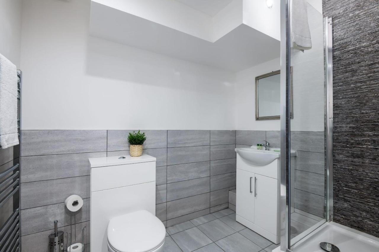 Host & - Fleet Nightlife Apartment *