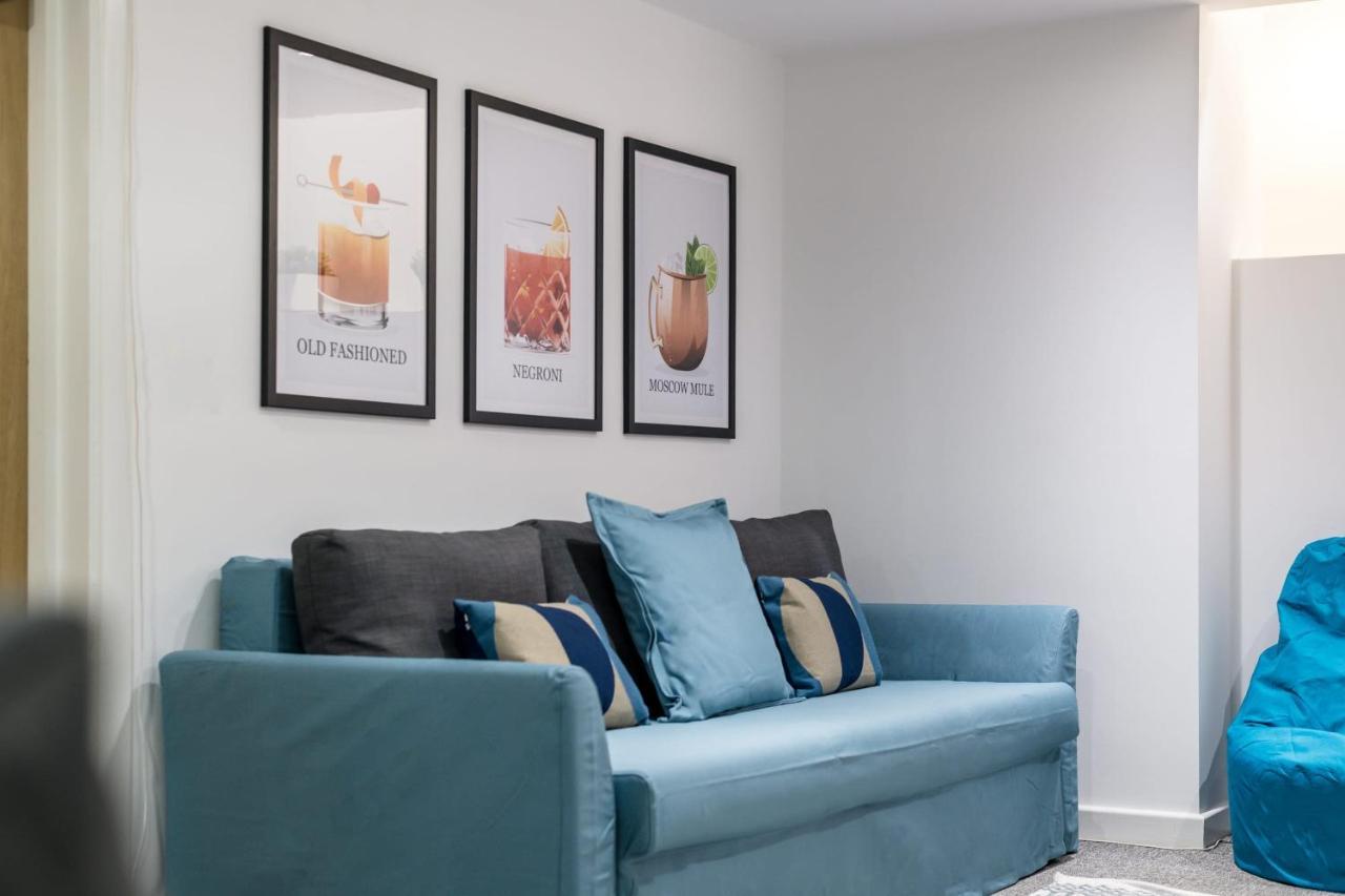 Apartment Host & - Fleet Nightlife