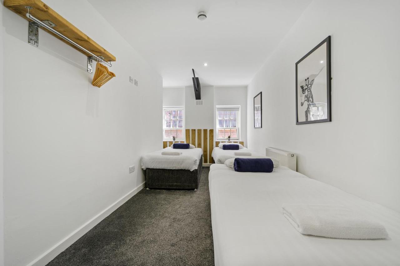 Host & - Fleet Nightlife Apartment *