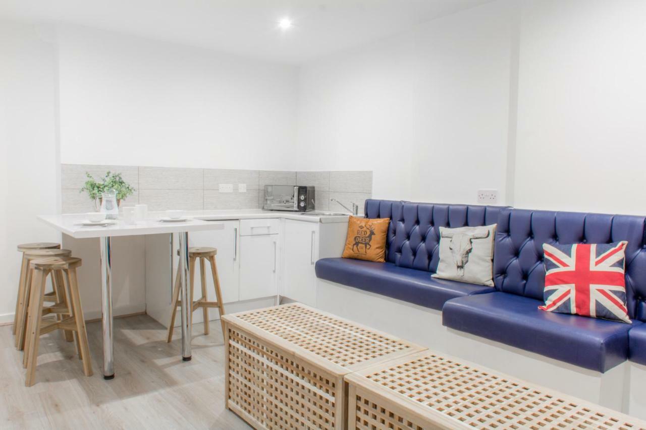 Apartment Host & - Fleet Nightlife